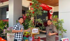 HUT ke-65 Bank Jatim Cabang Jombang, JPRJ Serahkan Bibit Alpukat, Dukung Gerakan Jombang Beratap Buah